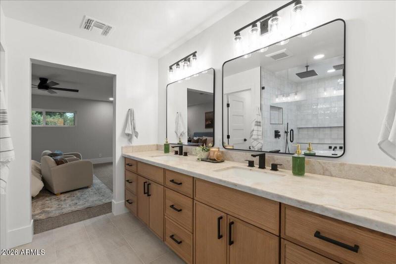 13-DesertSkyREM - 1106 N