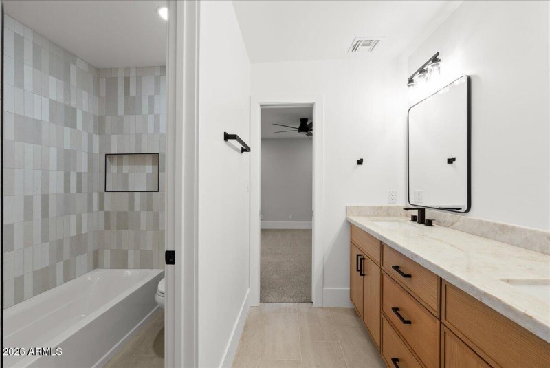 19-DesertSkyREM - 1106 N