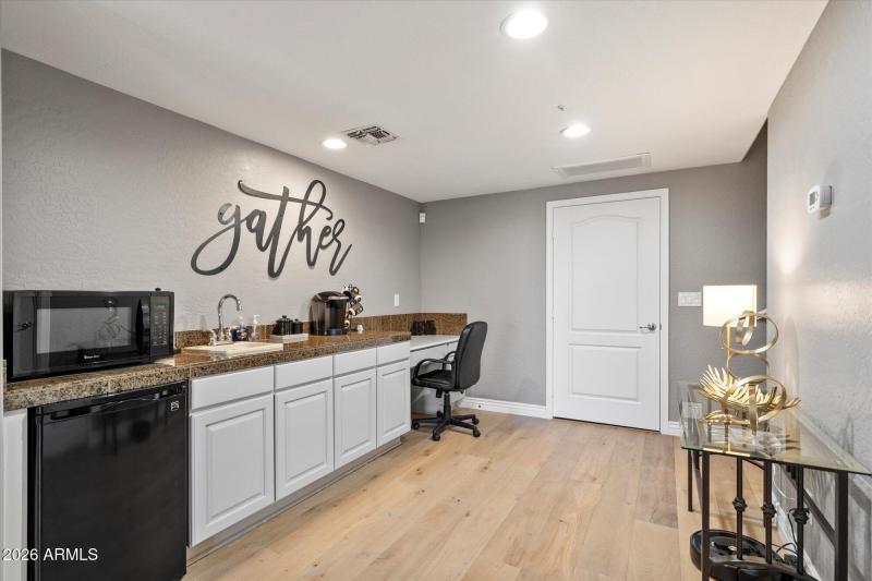 Convenient Kitchenette