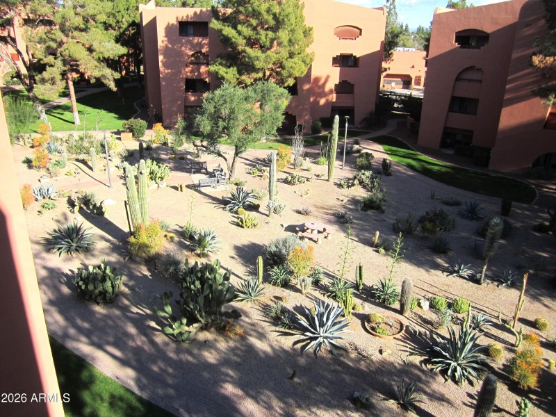 10 423 VIEW TO NORTH