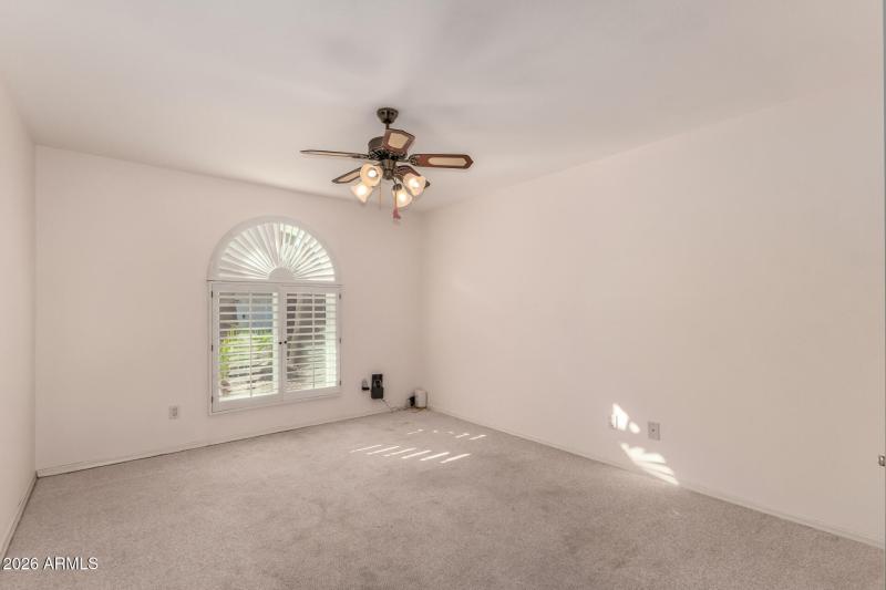 08 - Bellflower 10906