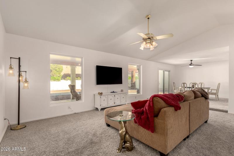 10 - Bellflower 10906