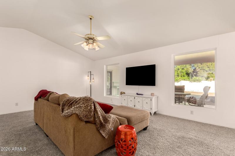 12 - Bellflower 10906