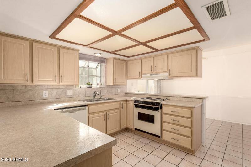 15 - Bellflower 10906