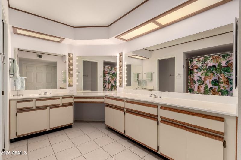 23 - Bellflower 10906