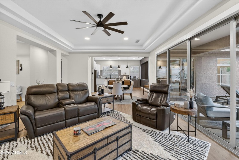 6-web-or-mls-38-E Smokehouse Trail