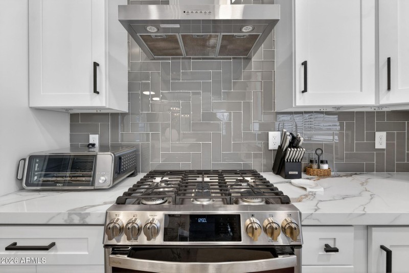 15-web-or-mls-26-E Smokehouse Trail