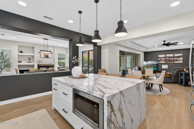 16-web-or-mls-23-E Smokehouse Trail