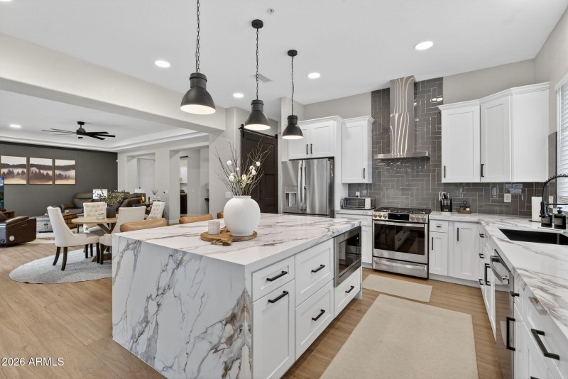 17-web-or-mls-24-E Smokehouse Trail