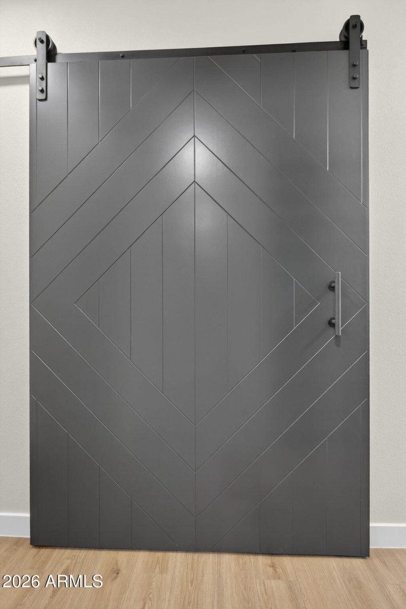 25-web-or-mls-31-E Smokehouse Trail