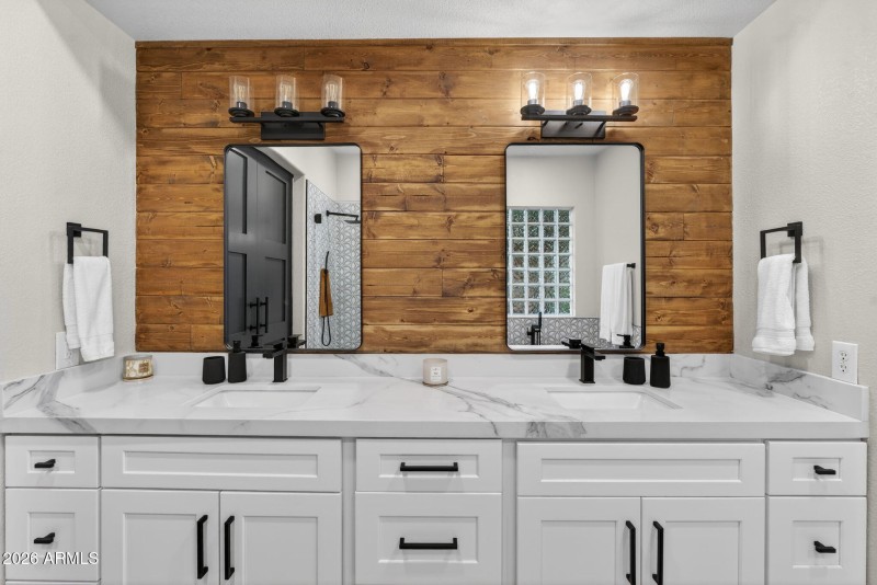 36-web-or-mls-08-E Smokehouse Trail