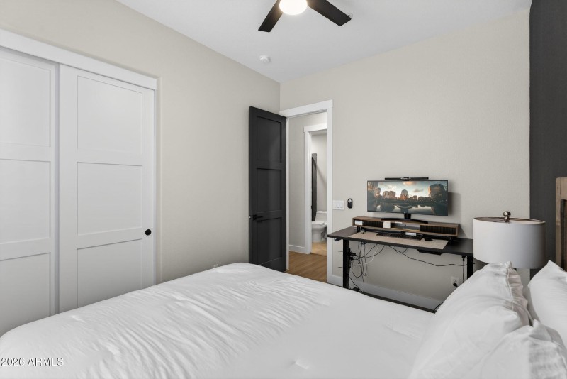 41-web-or-mls-14-E Smokehouse Trail