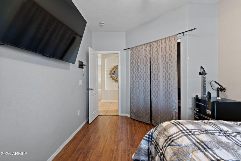 6-web-or-mls-1811 N Mandeville Ln-2