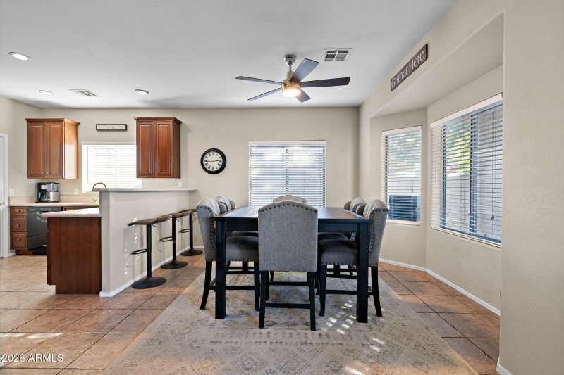 12-web-or-mls-1811 N Mandeville Ln-8