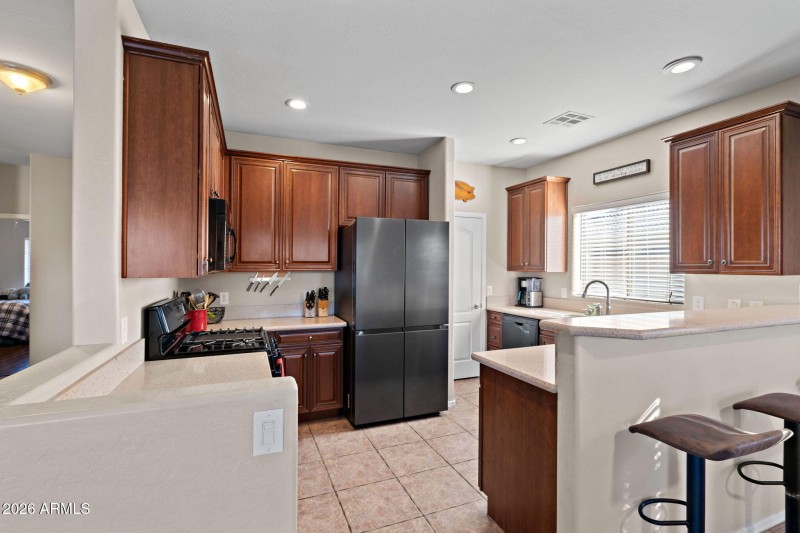 15-web-or-mls-1811 N Mandeville Ln-11