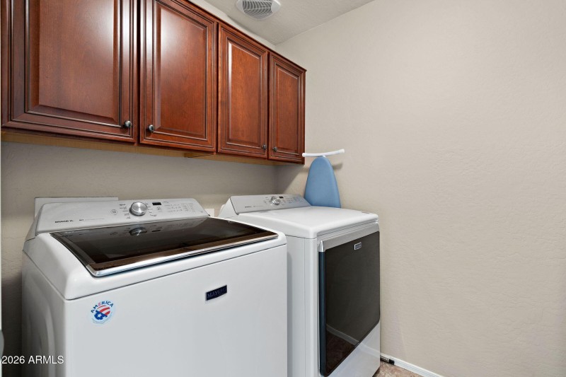 19-web-or-mls-1811 N Mandeville Ln-16