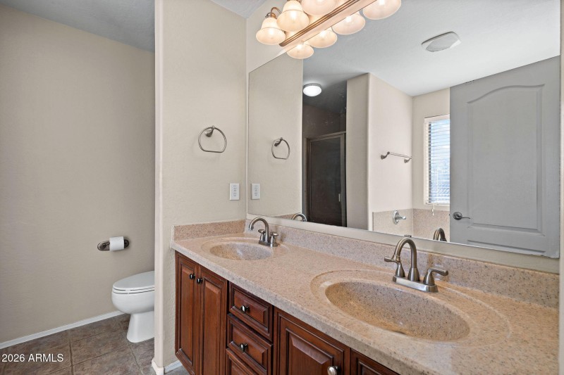 32-web-or-mls-1811 N Mandeville Ln-29