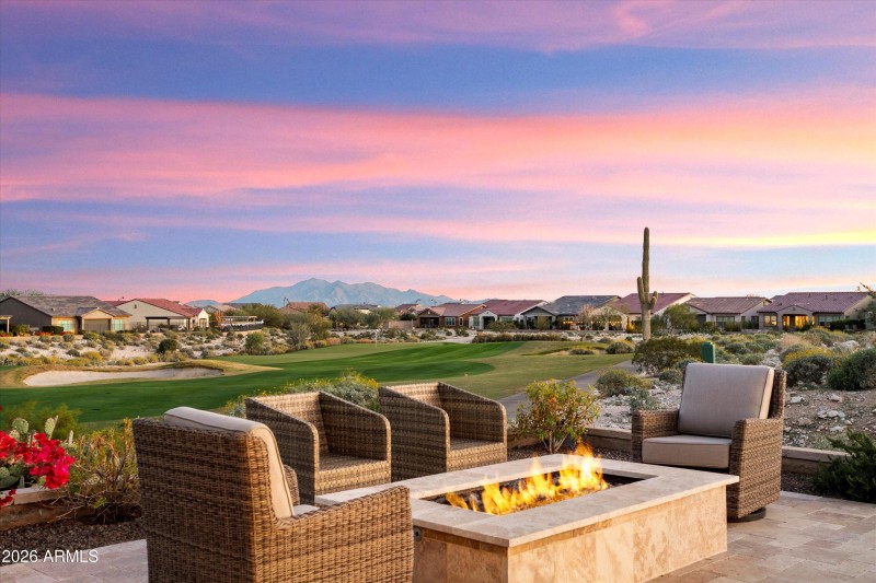 Mountain and Golf VIEWS at Sunset!