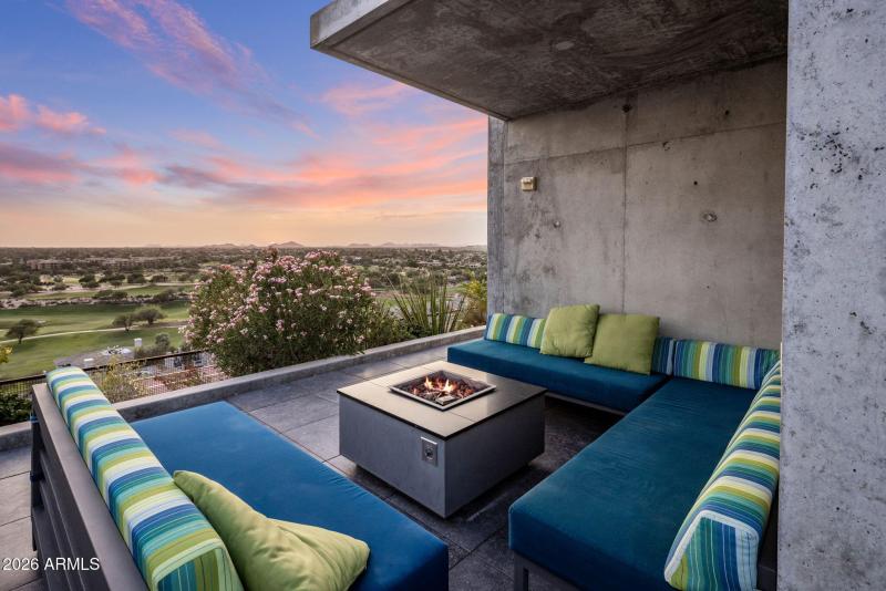 Rooftop Fire pit with Golf Course Views