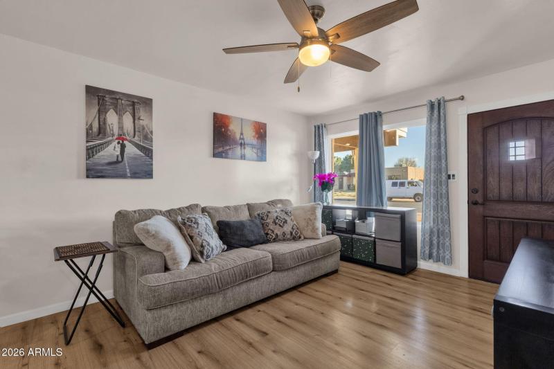 7-web-or-mls-2714-w-ellis-dr