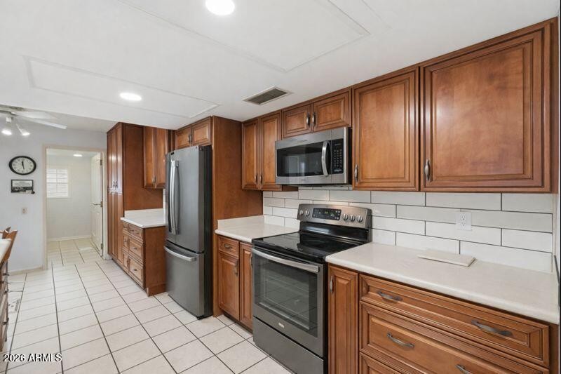 Wilderspin 17202 N 125th Ave Kitchen no