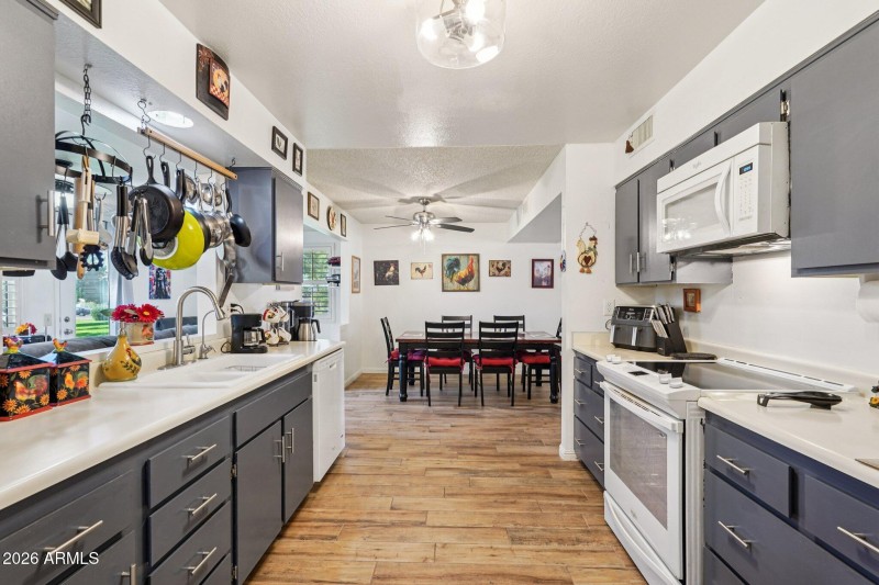 17-web-or-mls-W Tonada Dr-S1001-017