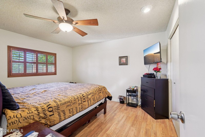 27-web-or-mls-W Tonada Dr-S1001-027