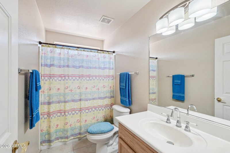 20-web-or-mls-W La Reata Ave-S1001-020