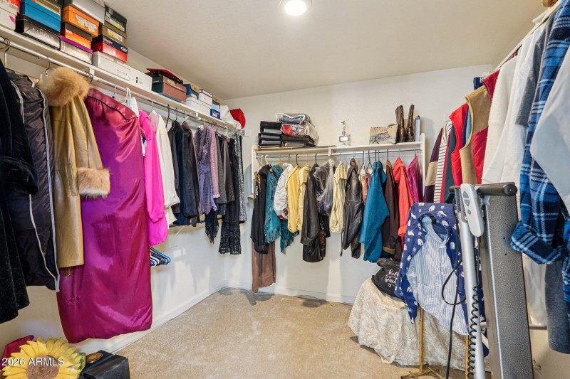 31-web-or-mls-W La Reata Ave-S1001-031