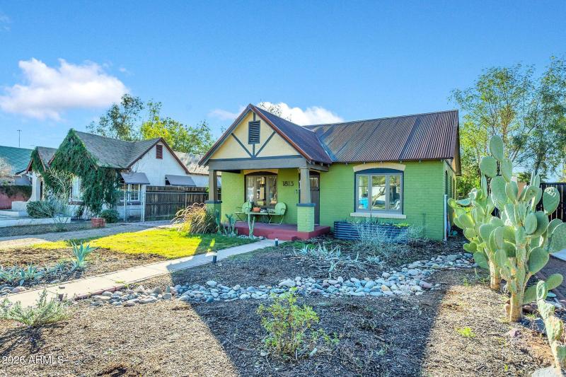 mls_1813 E Willetta St-3