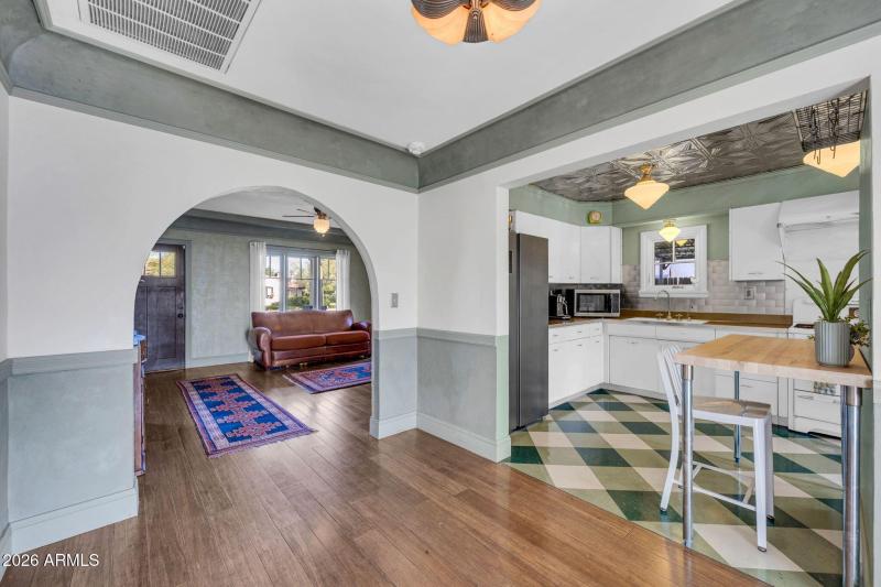 mls_1813 E Willetta St-10