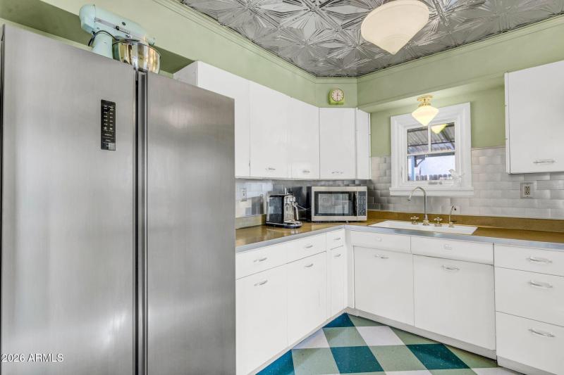 mls_1813 E Willetta St-19