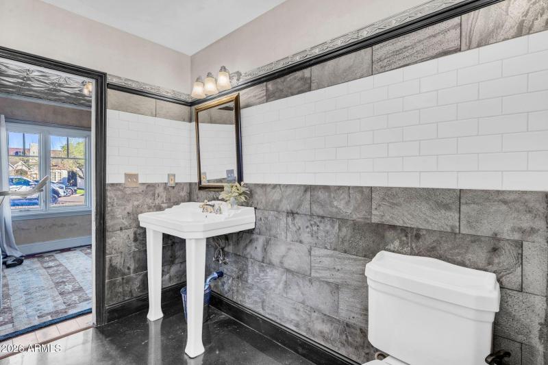 mls_1813 E Willetta St-27