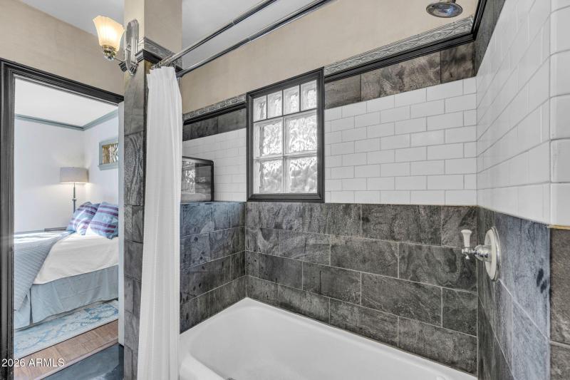 mls_1813 E Willetta St-36