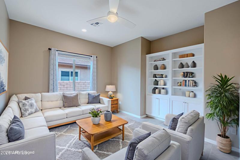 DSC08671_Den_Office_VS_USE