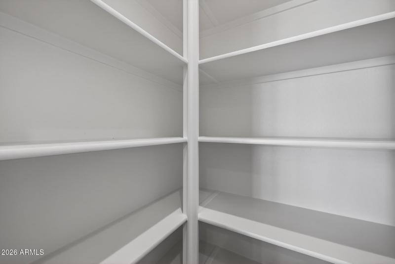 31)PANTRY
