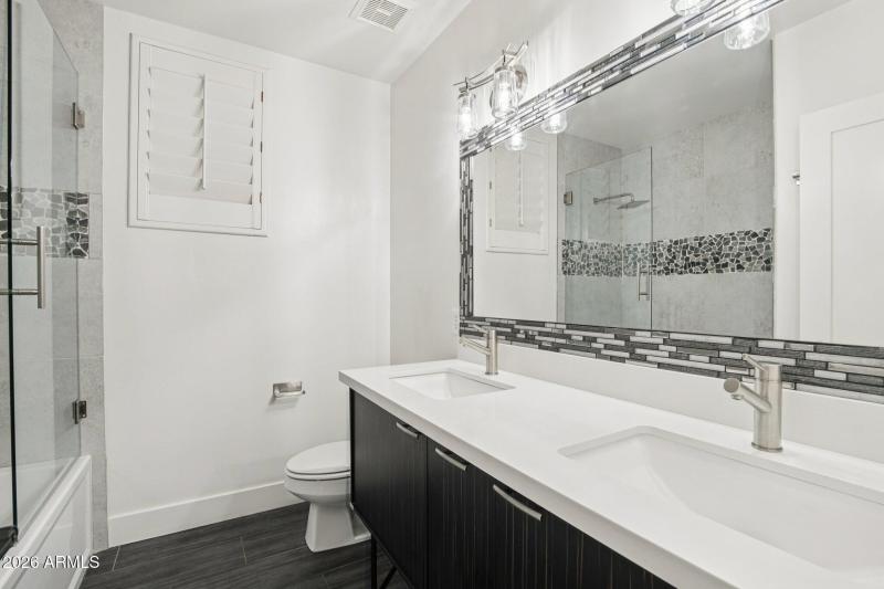 22-web-or-mls-W Firebird Dr-S1001-022