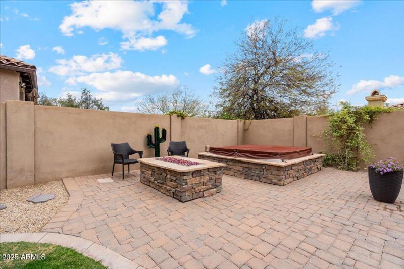 Hot tub & fire pit