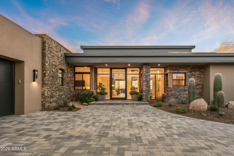 003_Welcoming Entrance