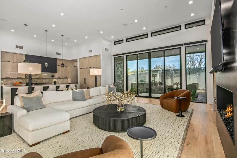 010_Southside Courtyard Access