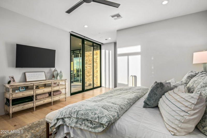 025_Primary Suite Patio Access