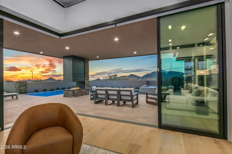 039_Seamless Indoor ~ Outdoor Living