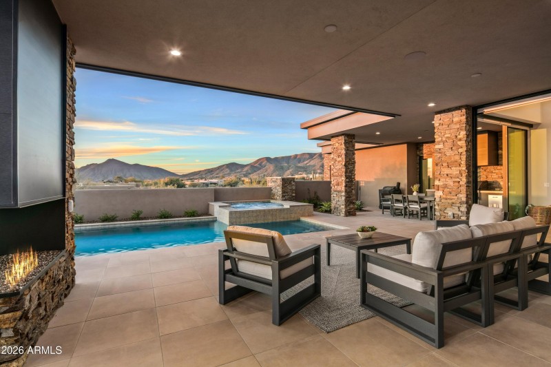 041_Covered Living and Dining Spaces