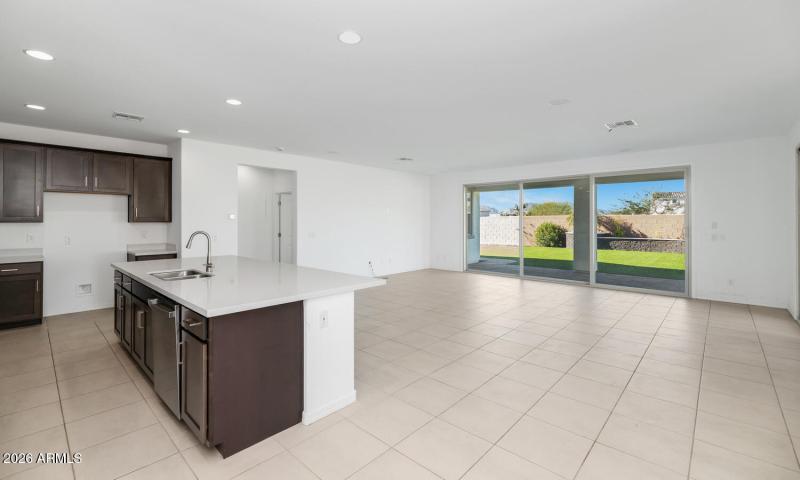 11208 S 52nd Ln-large-006-017-11208 S 52