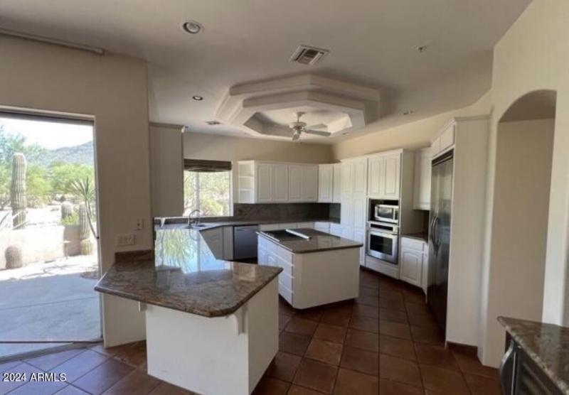 1612A2C7-2432-4916-8BBB-354E9E5FA514_1_1