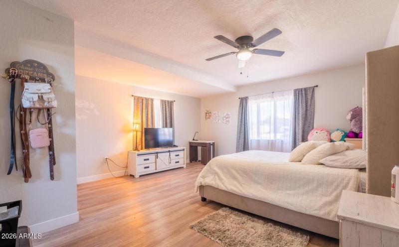 20240827233218004991000000-o