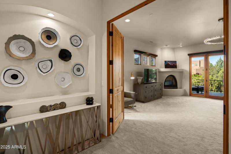 JL_50CalleBonita-interiors-PrimarySuite-