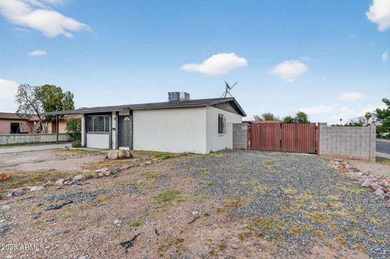 01_4127_N_74th_Ave_Phoenix_AZ_85033-Exte