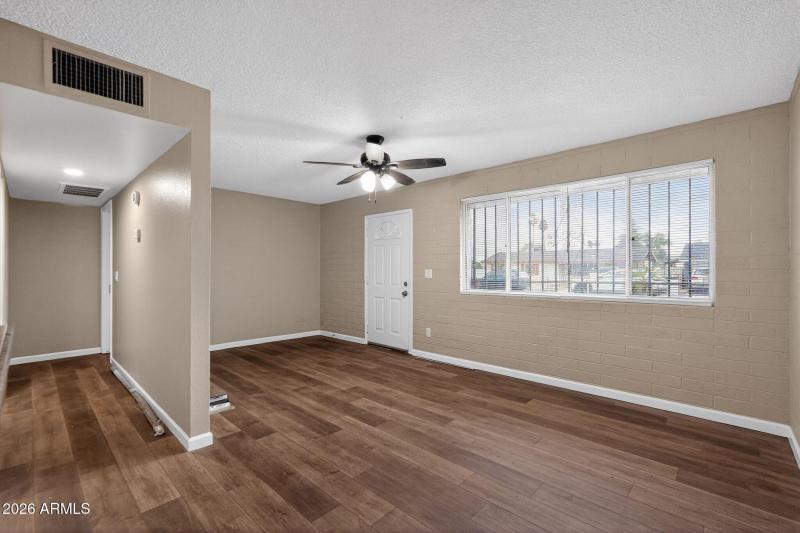 13_4127_N_74th_Ave_Phoenix_AZ_85033-Foye