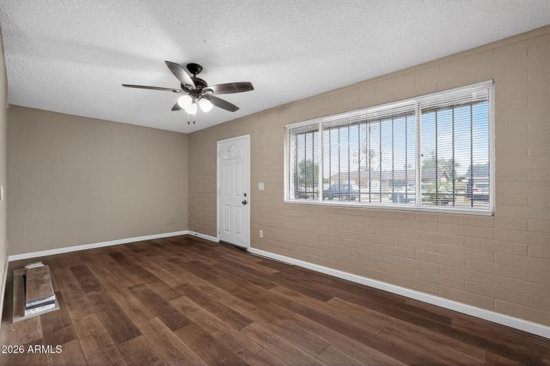 15_4127_N_74th_Ave_Phoenix_AZ_85033-Foye